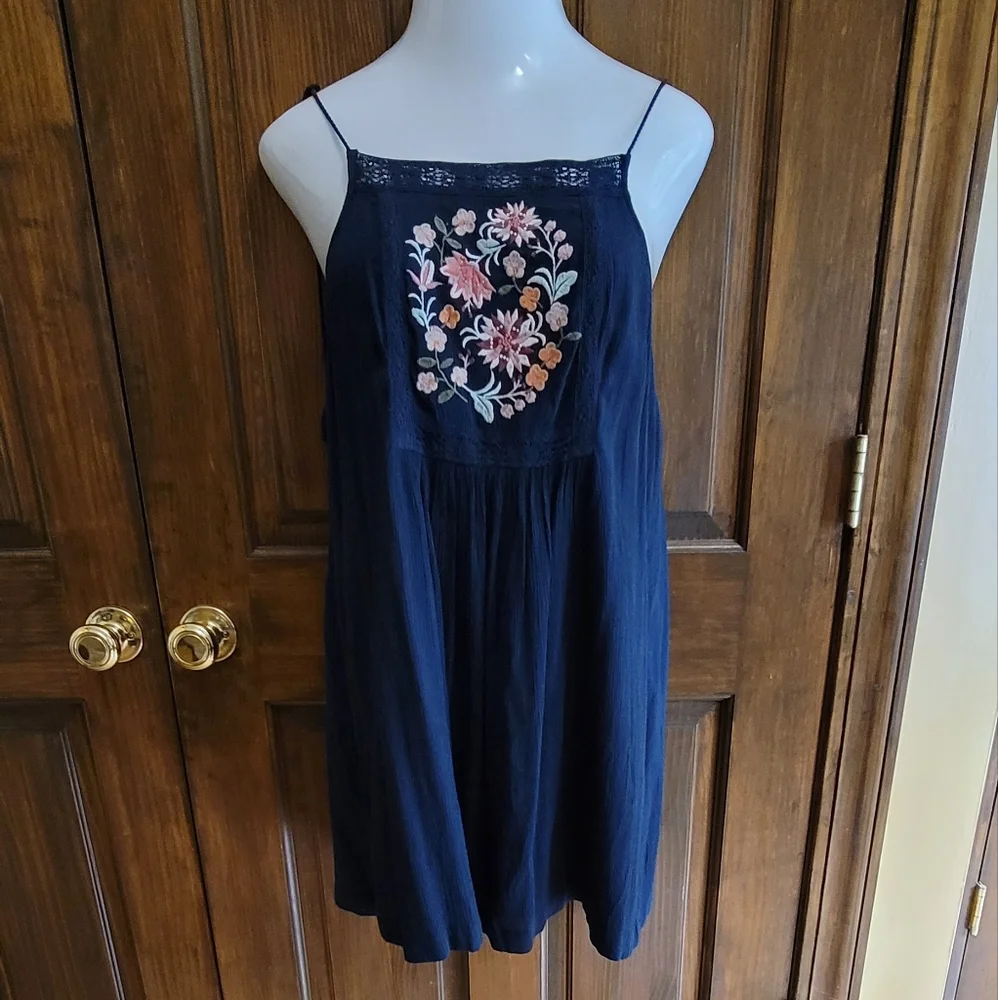 Abercrombie and Fitch Sz S Navy  Dress with Floral Embroidery - Picture 2 of 6